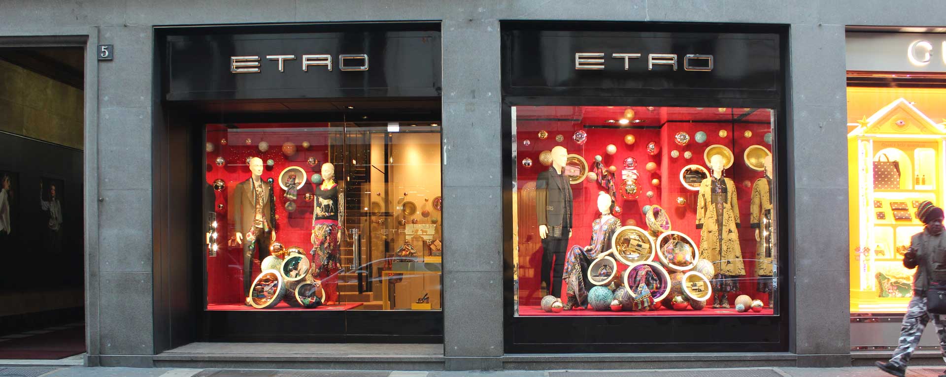 Le vetrine a Milano raccontate da 23bassi etro