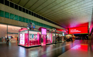 Il temporary shop di Veralab e Overskin in Stazione Termini a Roma
