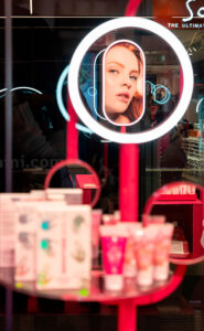 Il temporary shop di Veralab e Overskin in Stazione Termini a Roma