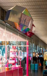 Il temporary shop di Veralab e Overskin in Stazione Termini a Roma