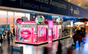 Il temporary shop di Veralab e Overskin in Stazione Termini a Roma