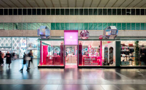 Il temporary shop di Veralab e Overskin in Stazione Termini a Roma