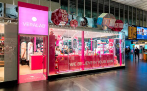 Il temporary shop di Veralab e Overskin in Stazione Termini a Roma