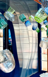 Lo stand IVV a La maison e L'Object a Parigi 2024 progettato da 23bassi
