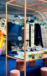 Lo stand IVV a La maison e L'Object a Parigi 2024 progettato da 23bassi