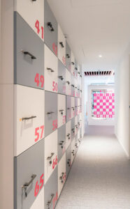Uffici Veralab – Progettazione uffici e personalizzazione degli spazi nel building Roncaglia 12, Milano