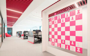 Uffici Veralab – Progettazione uffici e personalizzazione degli spazi nel building Roncaglia 12, Milano